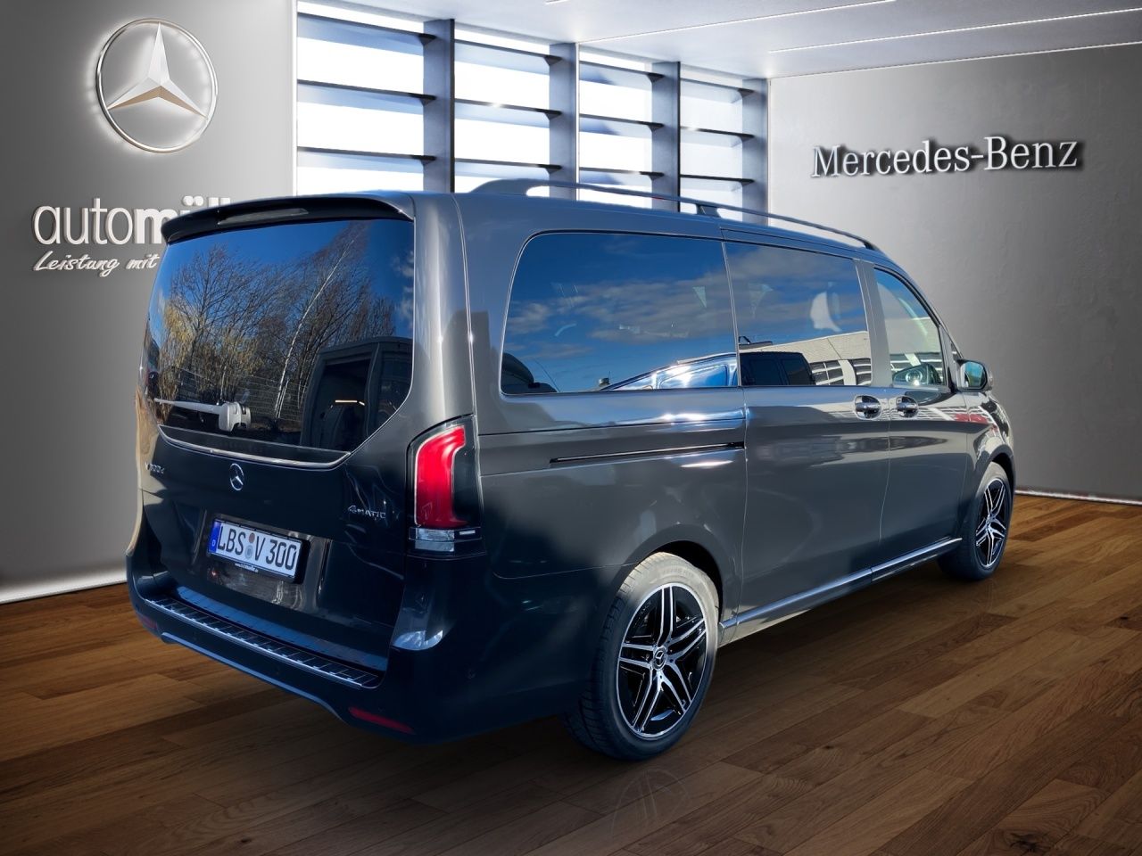 Fahrzeugabbildung Mercedes-Benz V 300 d STY/L 4x4 ALLRAD+AIRMATIC+PANO+AHK+LED