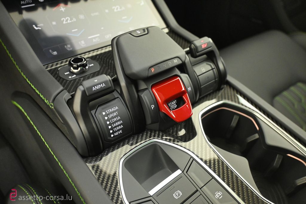 LAMBORGHINI Urus 2026