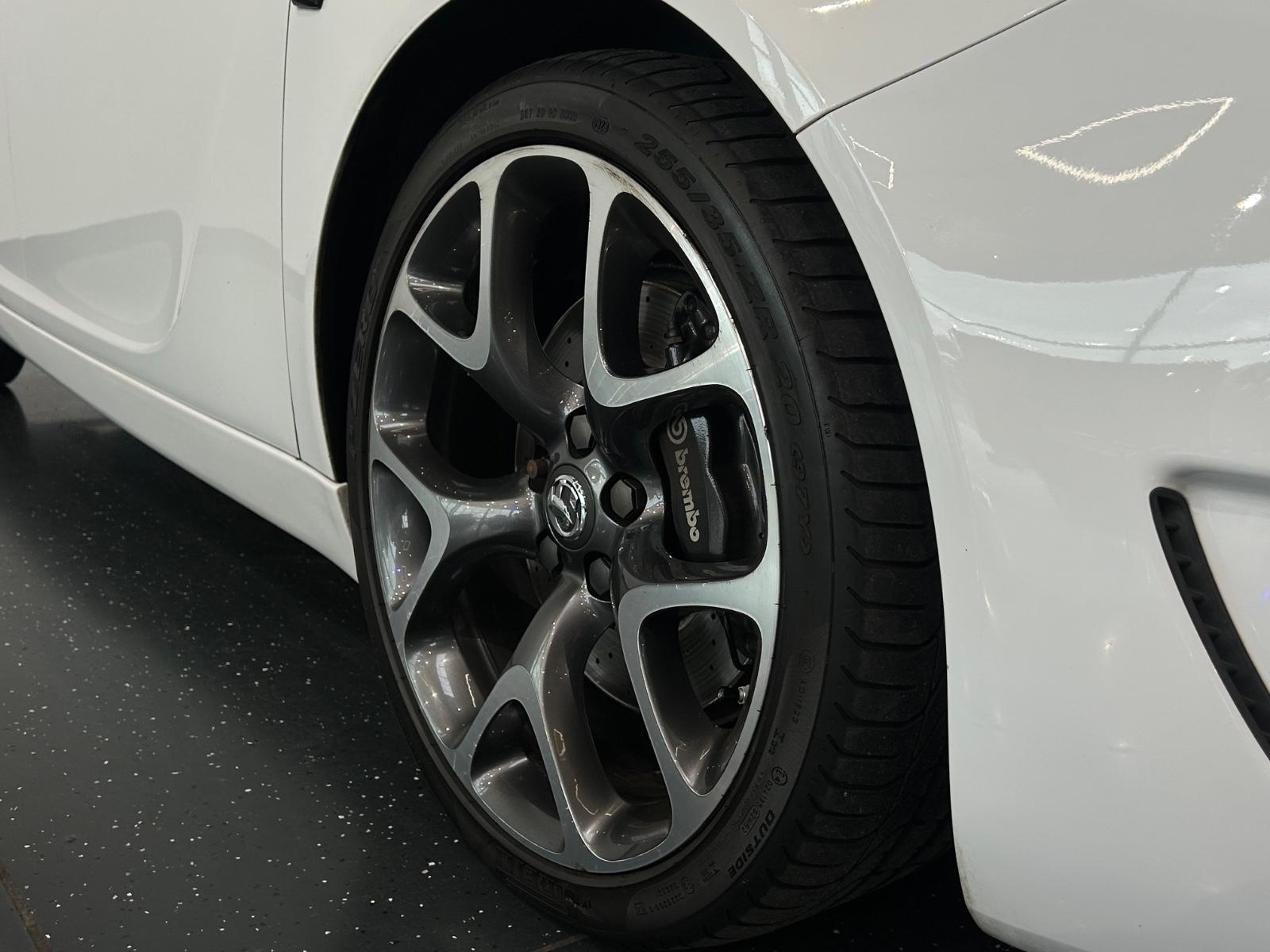 Opel Insignia OPC 2.8 V6 Turbo 325 ch BVM 4x4 / Cuir / Suspension adaptative / Sièges électriques chauffants / Xénon