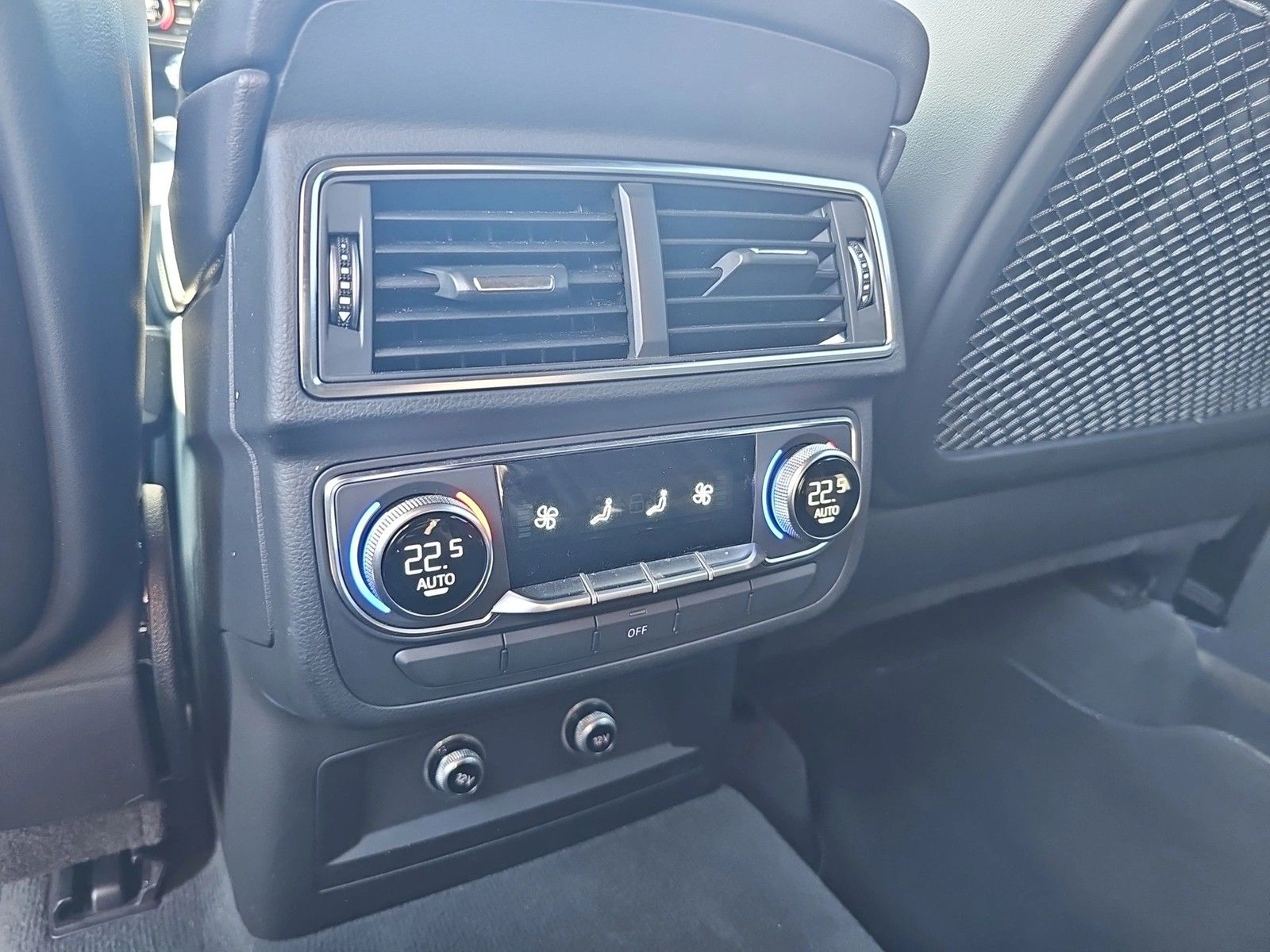 Fahrzeugabbildung Audi Q7 50  S-Line TDI quattro LED LUFT STHG VC HUD A