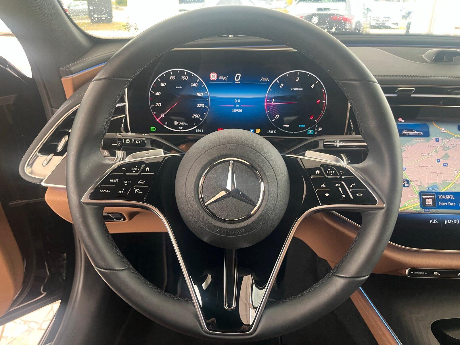 Mercedes-Benz E 220 d T AVANTGARDE/Distronic/Memory/Kamera/AHK