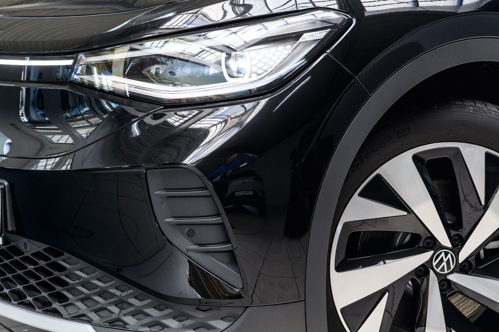 Fahrzeugabbildung Volkswagen ID.4 Pro IQ-LED+AHK+NAV+HUD+WÄRMEPUMPE+H&K+ACC