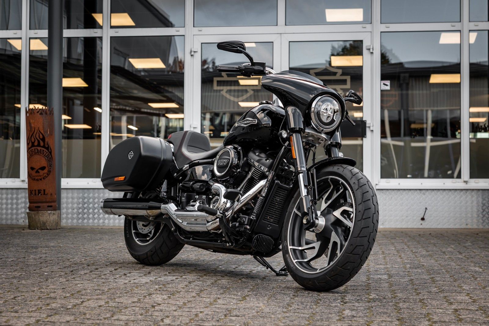 Fahrzeugabbildung Harley-Davidson FLSB SPORT GLIDE 107