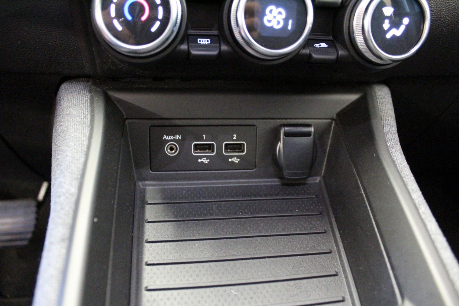 Fahrzeugabbildung Renault ZOE E-Tech 100% elektrisch*Winterpaket*CCS