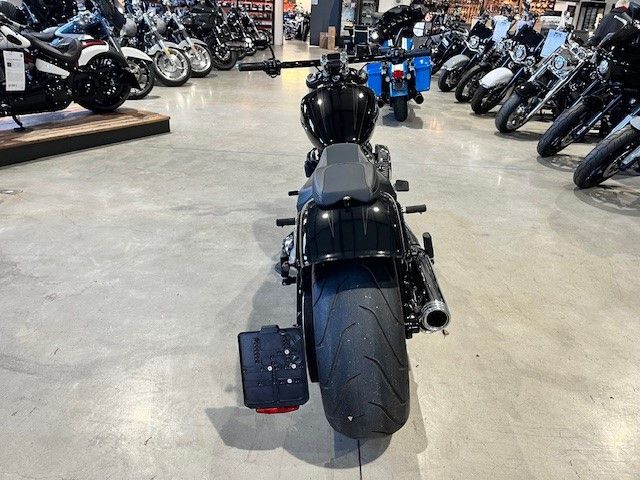 Fahrzeugabbildung Harley-Davidson FXBRS  Breakout 114 CUI mit Kesstech Auspuff