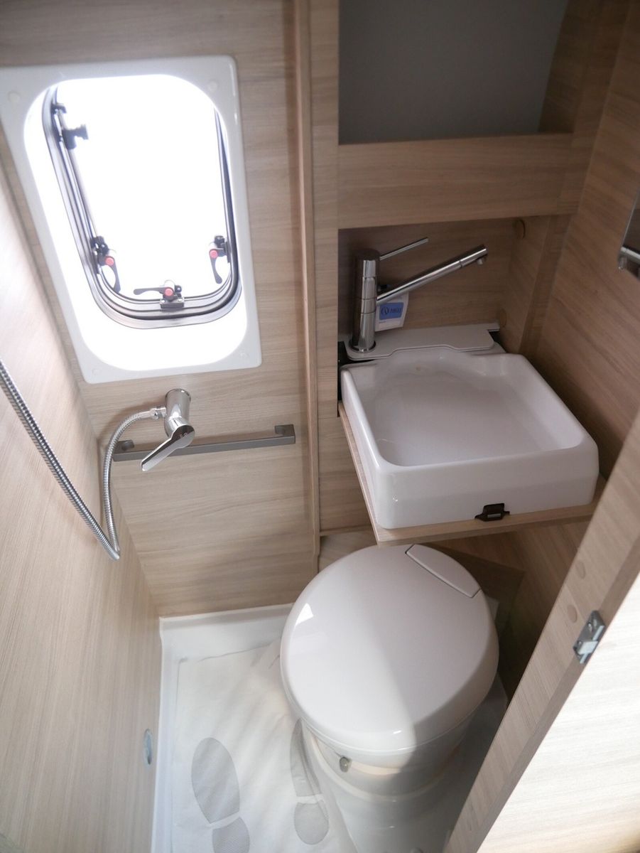 Fahrzeugabbildung Forster Livin Up FV599EBL Inklusive Lithium Batterie