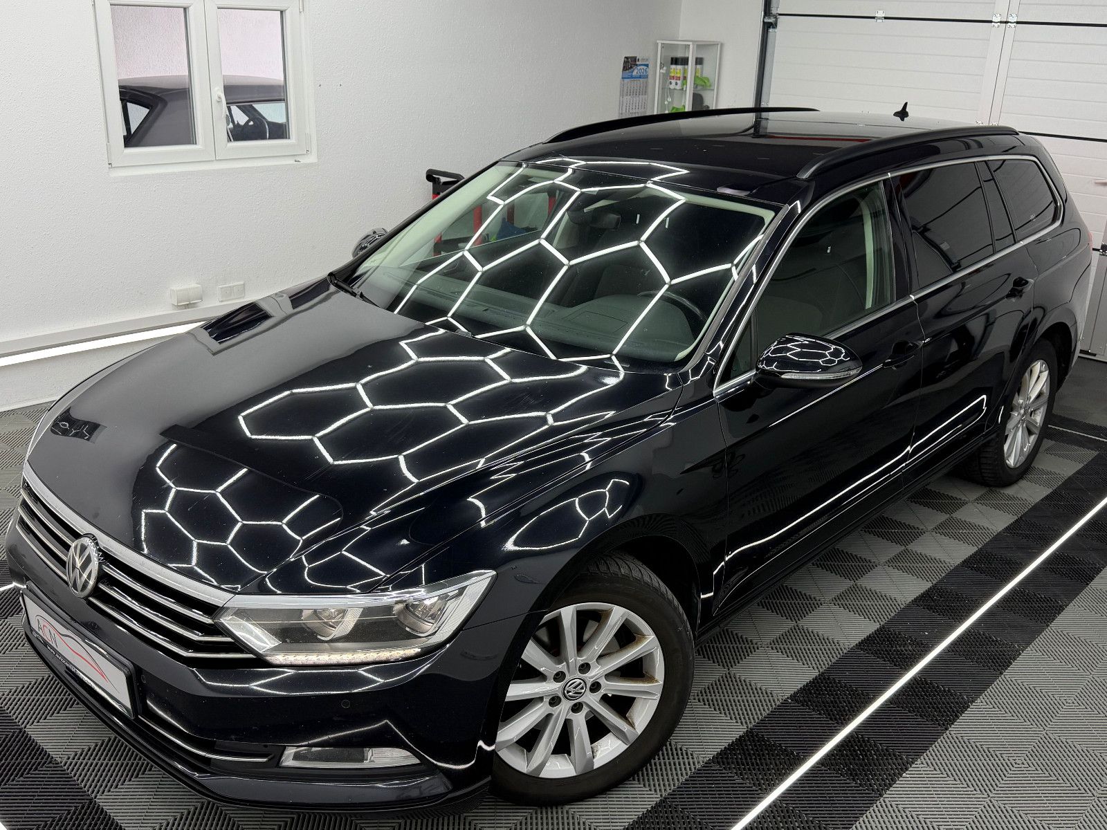 Fahrzeugabbildung Volkswagen Passat Variant Comfortline/ACC/HuD/LED/MASSAGE