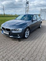 BMW mit Harman/Kardon Surround Sound System - BMW: Sound System