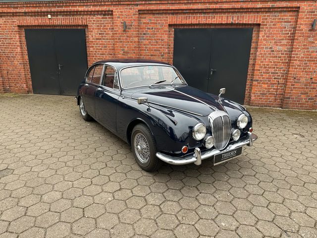 Jaguar Daimler 250 V8 Saloon -RHD-