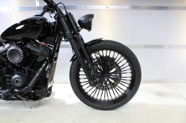 Harley-Davidson Street Bob Jekill & Hyde, Big Spoke, Springer