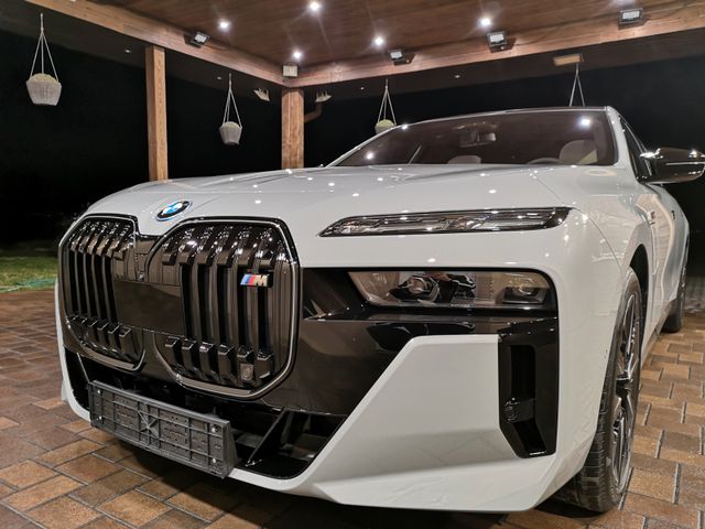 BMW M760 Baureihe 7 Lim M760 e xDrive