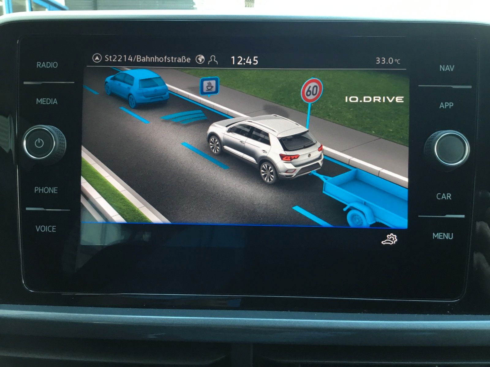 Fahrzeugabbildung Volkswagen T-Roc 1.5 TSI DSG Style+AHK+LED+ACC+17"+Kamera