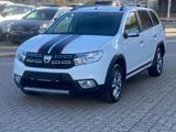 Dacia Logan Kombi Stepway.Automatik.Navi.Leder.1Hand - Dacia Logan in Hamburg