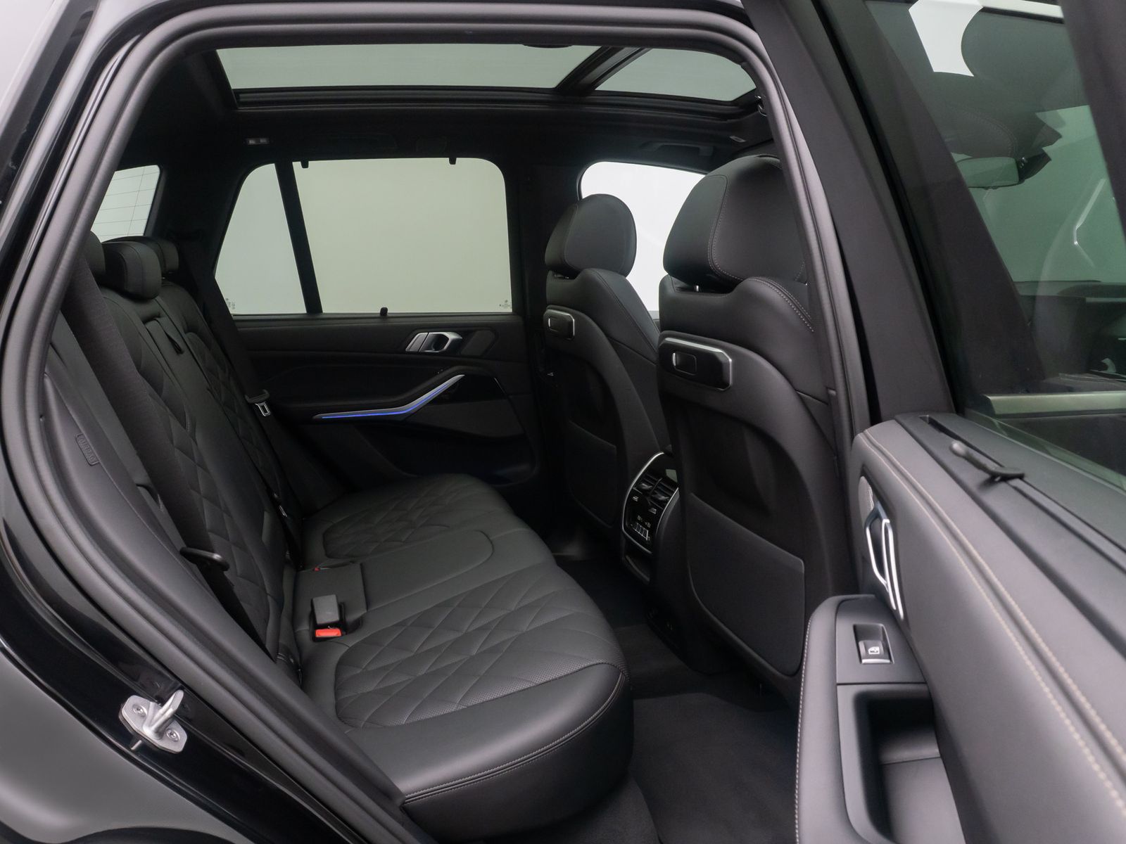 Fahrzeugabbildung BMW X5 xD50e M Sport 360&deg;H/K Panorama AHK DAB 22Zoll