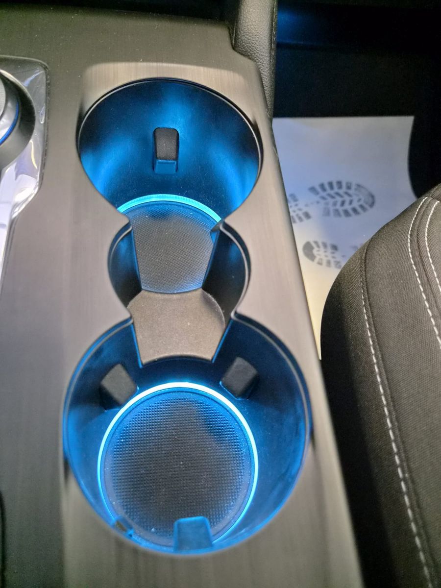 Fahrzeugabbildung Ford Kuga Plug-In Hybrid Titanium / SCHECKHEFT
