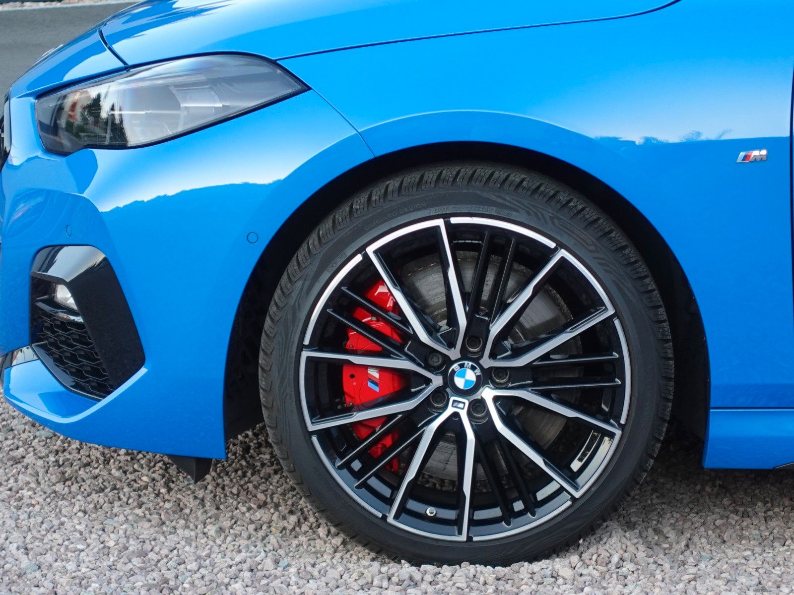 Fahrzeugabbildung BMW 220i Gran Coupé M Sport LED/HUD/Pano/HarmanKard.