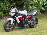 Triumph Street Triple 675 R Bodis-Anlage tiefer 2. Hd - Triumph Motorräder in Düsseldorf