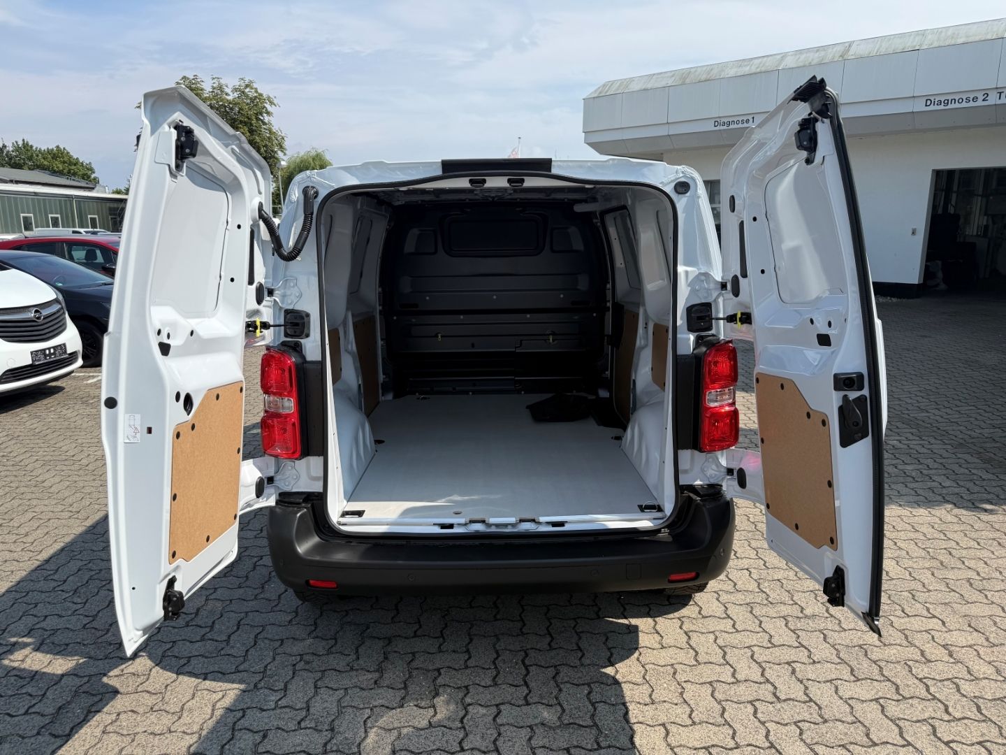 Fahrzeugabbildung Opel Vivaro -e Cargo M