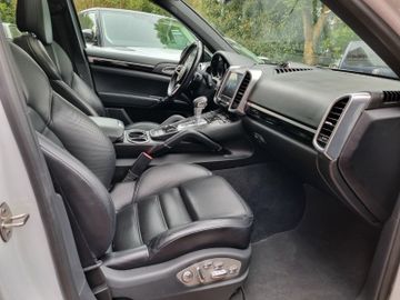 Porsche Cayenne - 12