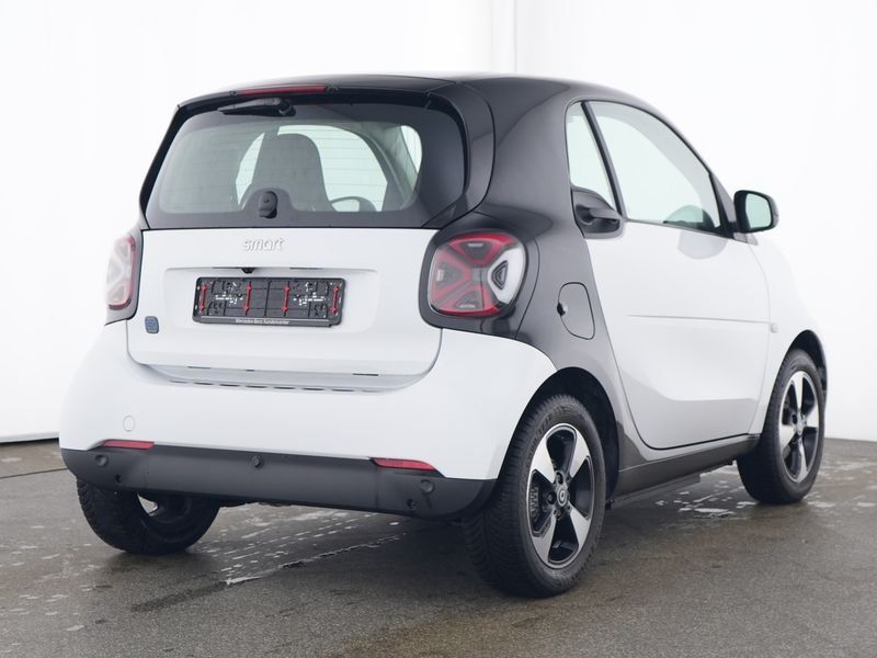 Fahrzeugabbildung Smart smart EQ fortwo Exclusive*Kamera*Media*LED*22kW*