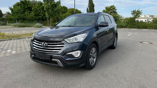 Hyundai Grand Santa Fe 4WD 7 Sitze Leder Pano
