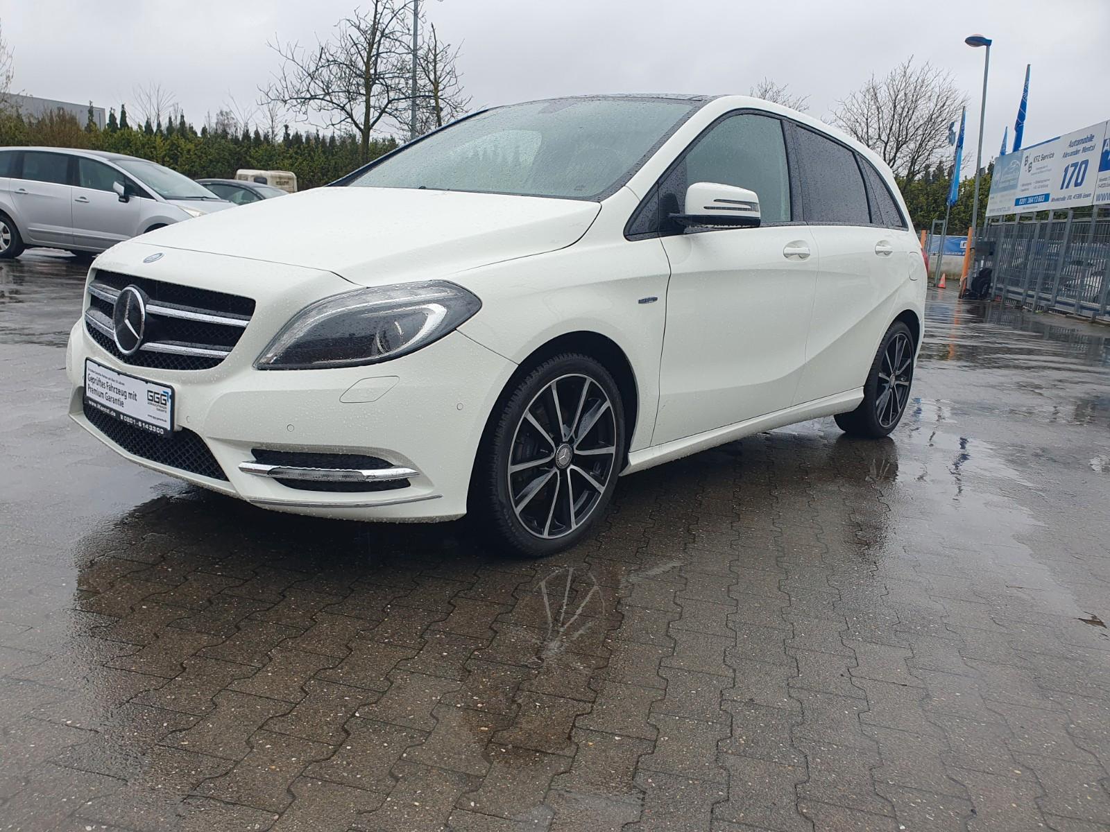 Mercedes-Benz B 200 GARANTIE PANORAMADACH NAVI XENON LEDER
