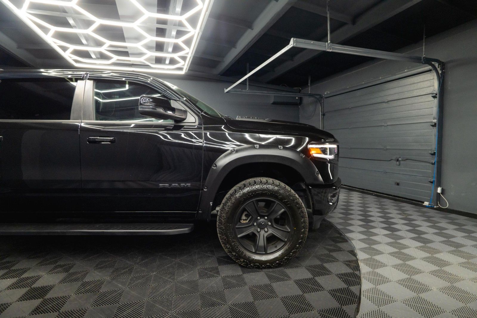 Fahrzeugabbildung Dodge RAM 5.7 V8 HEMI 4x4 LARAMIE Limited Offroad LED
