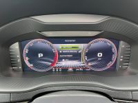 SKODA Karoq 1.5 TSI DSG Sportline PANO KAM AHK 4JGAR bei Autohaus Landmann & Maier OHG