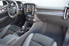 Fahrzeugabbildung Volvo XC40 T4 Autom. R-Design*RFK*H&K*PANO