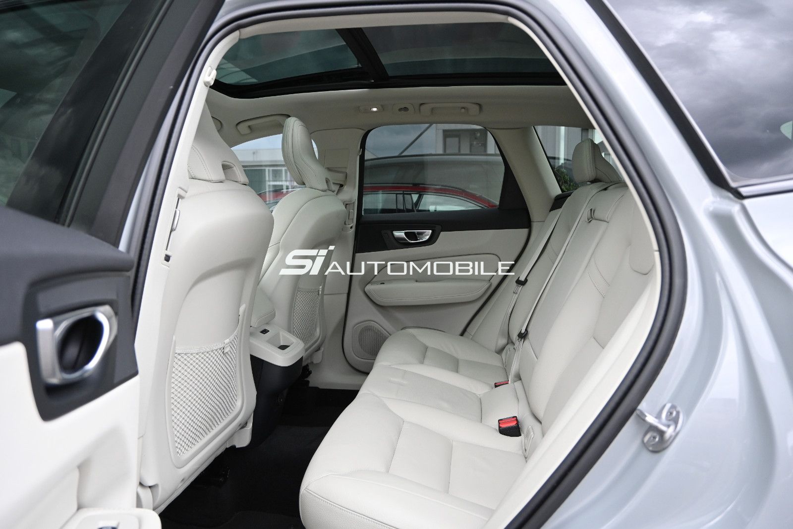 Fahrzeugabbildung Volvo XC60 B4 D AWD Plus Dark °ACC°AHK°PANO°STANDHEIZ°