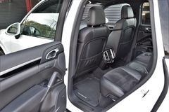 Fahrzeugabbildung Porsche Cayenne Diesel Platinum Edition Sport Design 1Hd