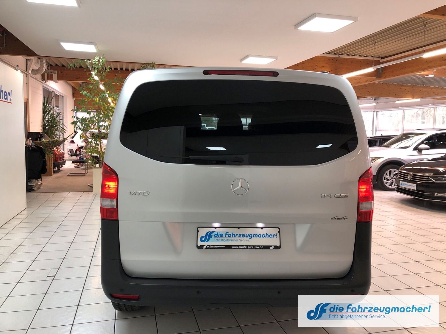 Fahrzeugabbildung Mercedes-Benz Vito Mixto 114 CDI 4x4 kompakt Navi Digitales Co