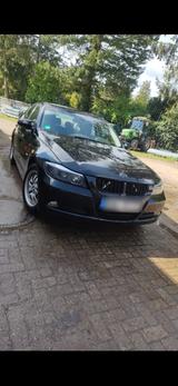 BMW E90 318i (Navi, Apple Carplay, ...) - BMW 318: E90