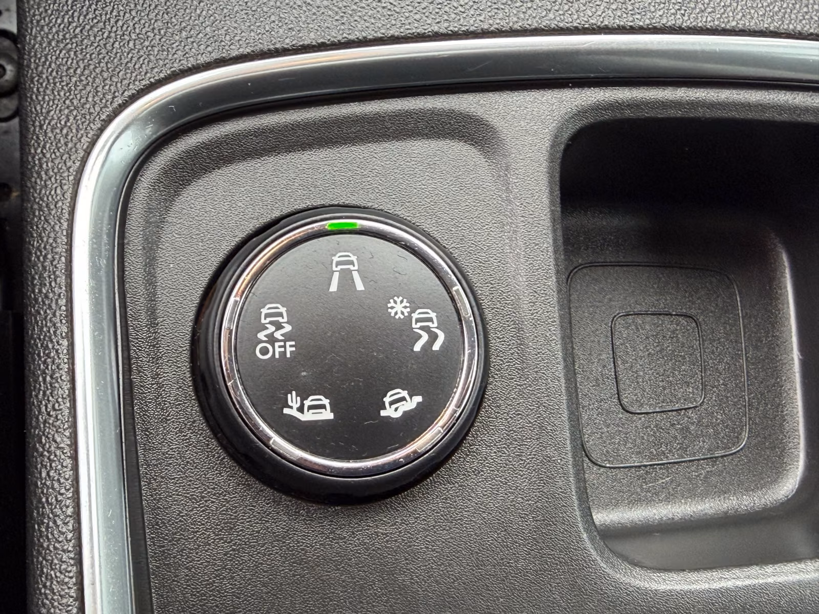 Opel Grandland Innovation/Navi/LED/Leder/Keyless/Pano