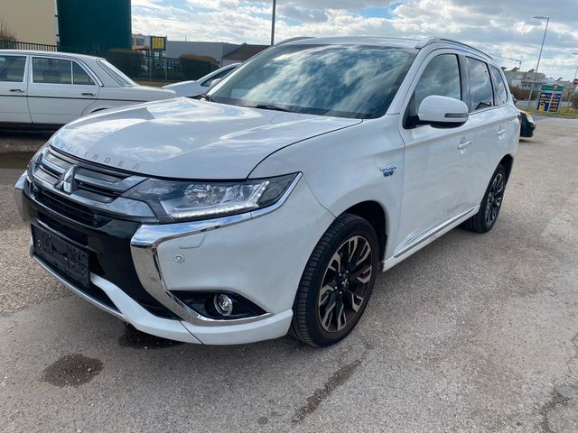 Mitsubishi Outlander PHEV 4WD