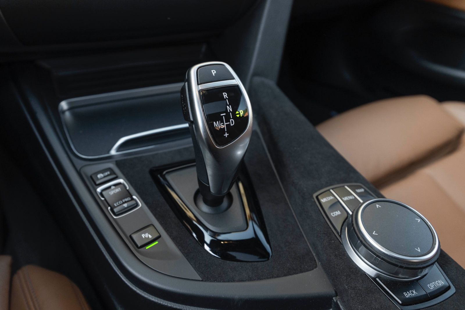 Fahrzeugabbildung BMW 440iX M-Performance H&K HUD LED KAM PDC TOTW