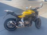 Yamaha MT 07 - YAMAHA GELB