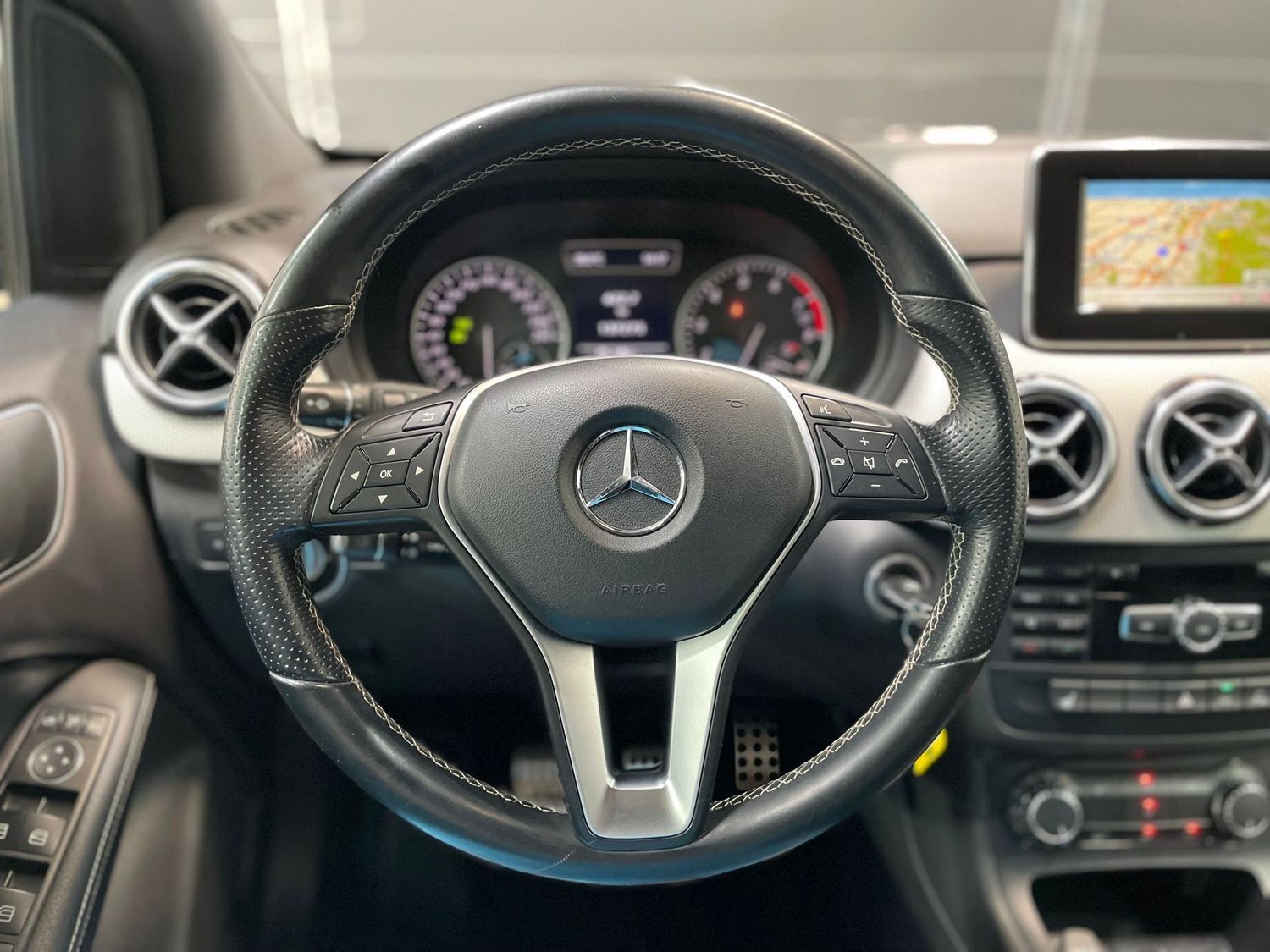 Fahrzeugabbildung Mercedes-Benz B 180 Sport #Bi-Xen#Tempomat#PDC#Klima#Navi