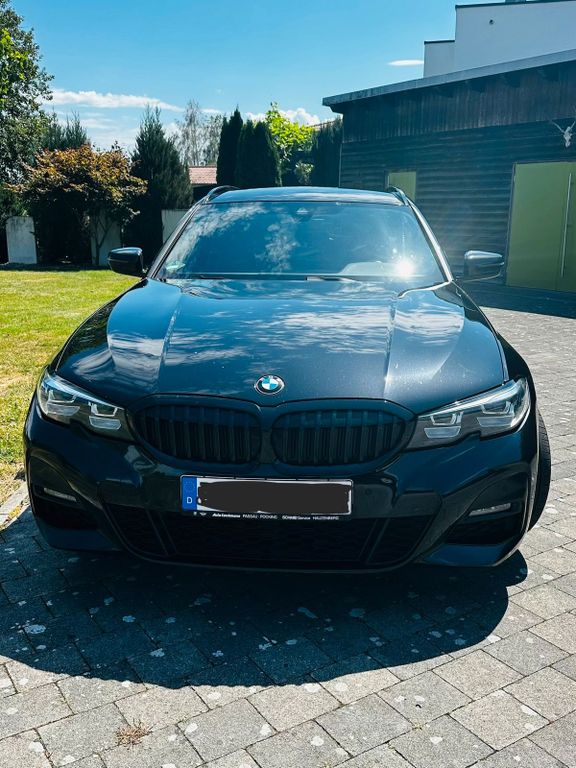 Image of BMW 320