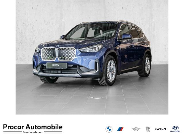 BMW iX1 xDrive30 PANO ACC AHK RFK NAVI Standh. LED