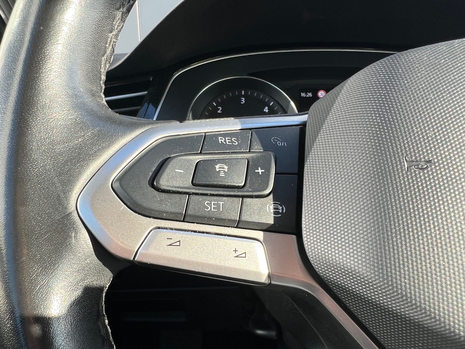 Fahrzeugabbildung Volkswagen Passat Variant Business 2.0 TDI DSG *AHK, LED, A