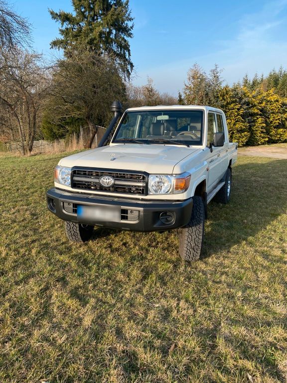 Image of Toyota Land Cruiser