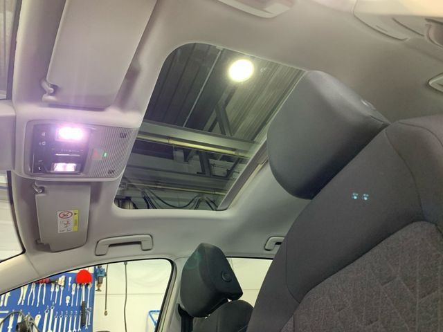 Golf VIII 1.5 eTSI MOVE LED+KAMERA+STANDHZG+PANO