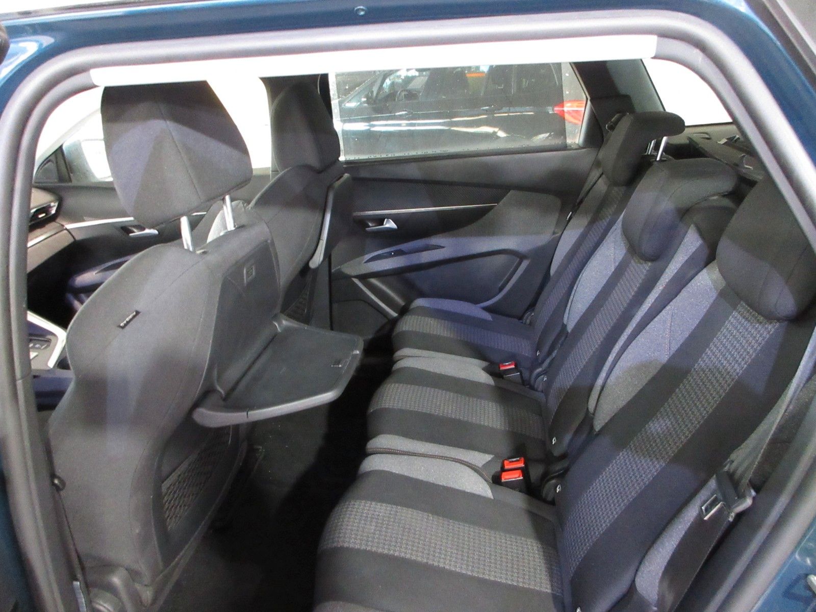 Fahrzeugabbildung Peugeot 5008 Active Pack 1.5D LED/NAVI/AHK/PDC/R´CAM