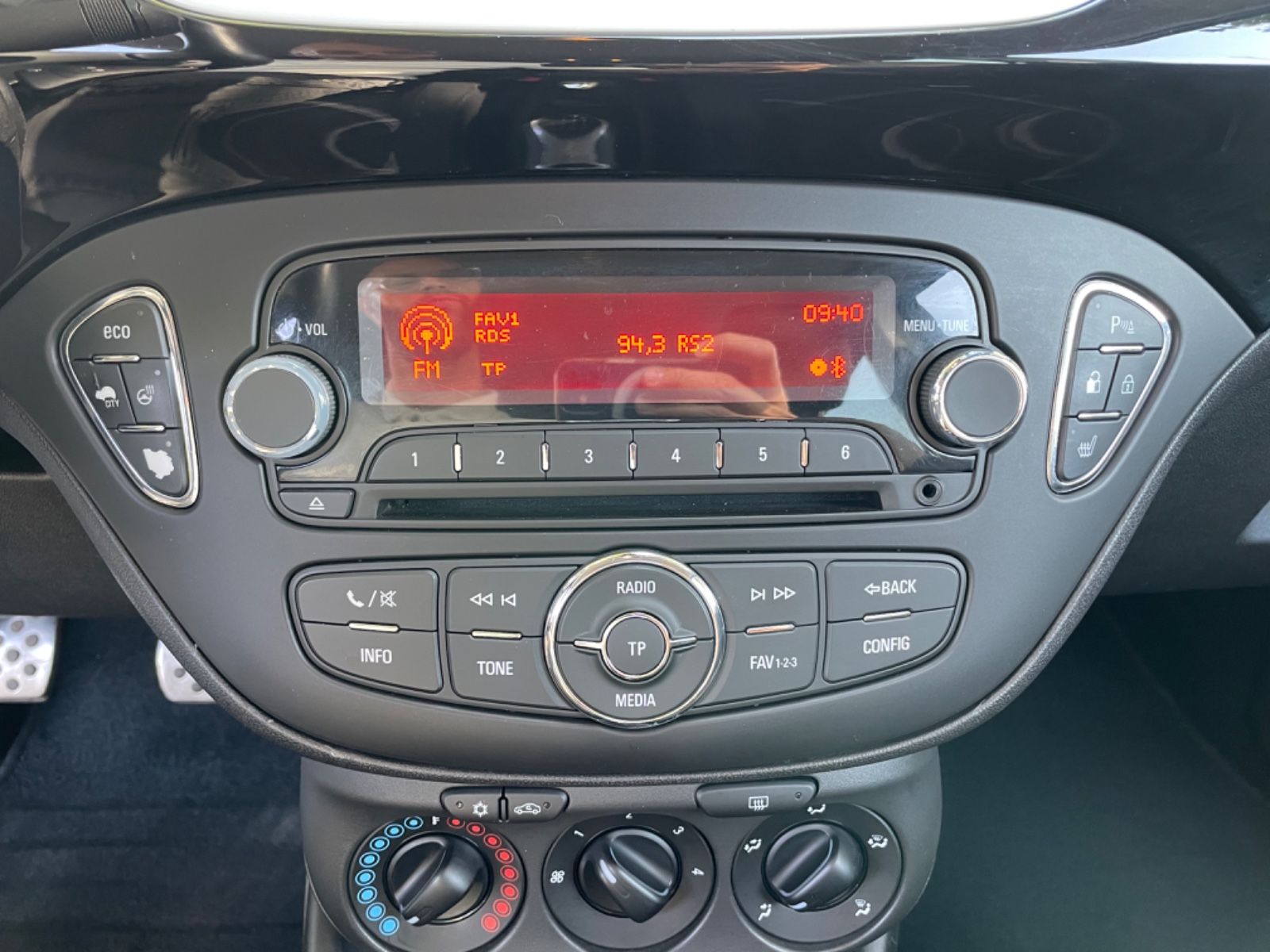 Fahrzeugabbildung Opel Corsa 1.4 E Edition ecoFlex*Bluetooth*Lenk.Heiz*