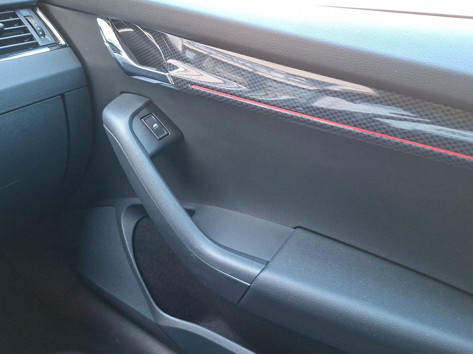 Fahrzeugabbildung SKODA 2.0 TSI*RS*DSG*SHZ*ACC*ViCo*Standheizung*