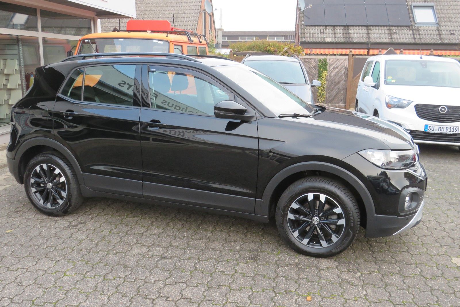 Fahrzeugabbildung Volkswagen T-Cross Life NAVI PDC SITZH DIGITAL-COCKPIT PRO