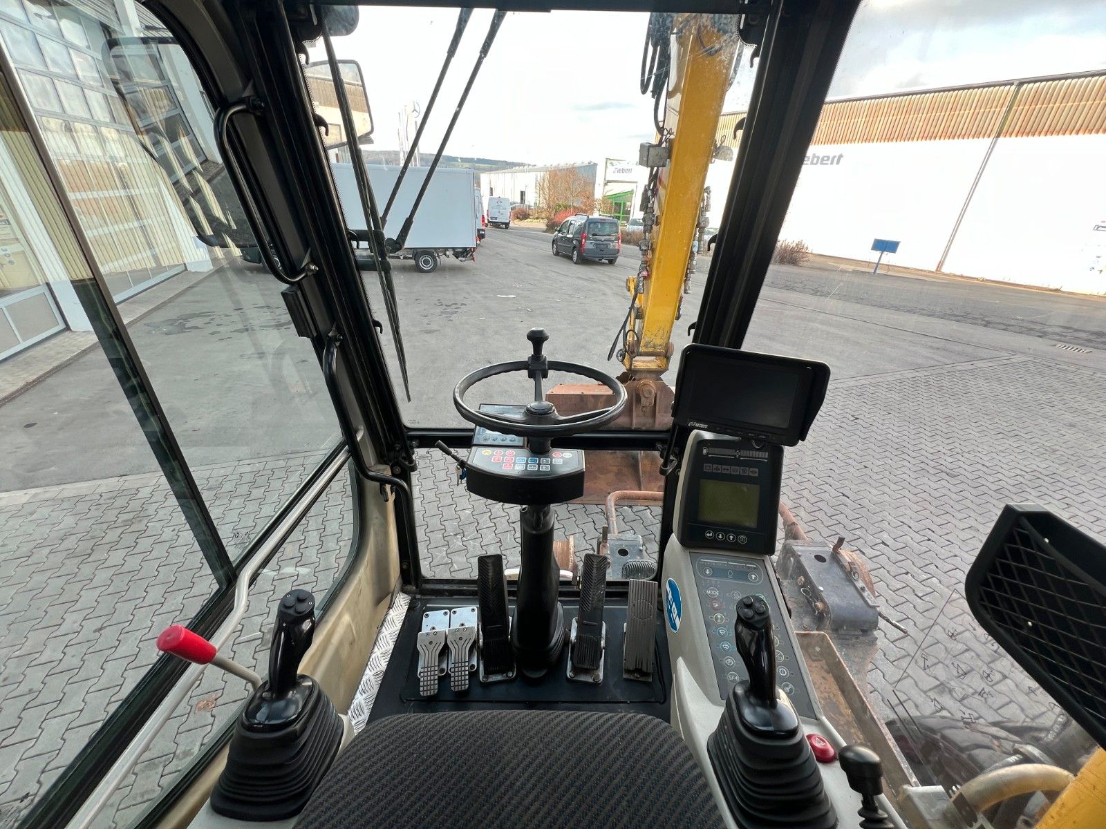 Fahrzeugabbildung Liebherr A 900 C ZW Litronic / 18.866h / 2008