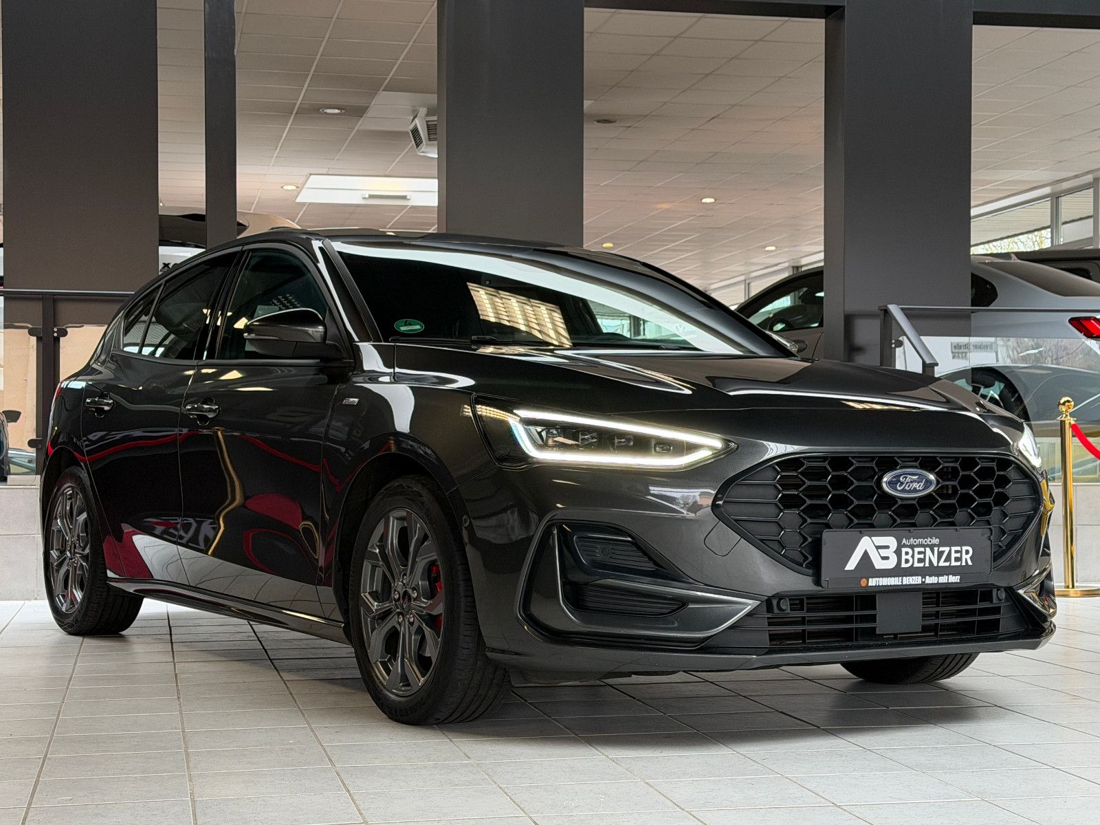 Fahrzeugabbildung Ford Focus /ST-LINE/AUTOMATIK/KAMERA/NAVI/SHZ/ACC