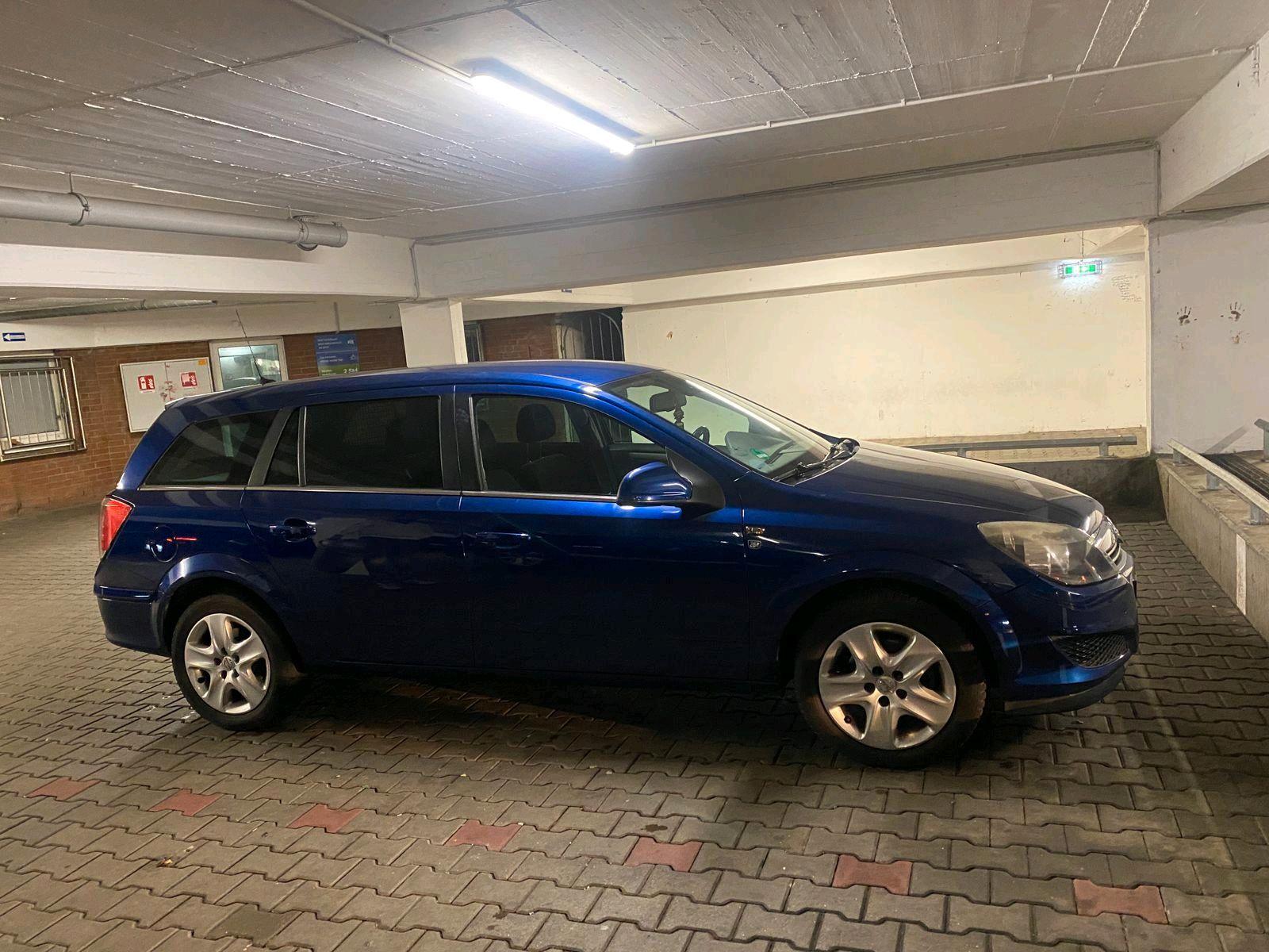 Opel Astra 2010 — photo 8